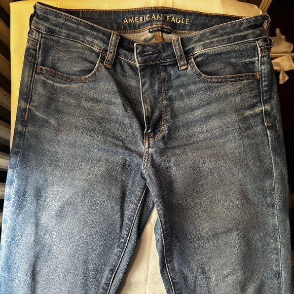 American Eagle Low Rise Skinny Jeans - Picture 2 of 4